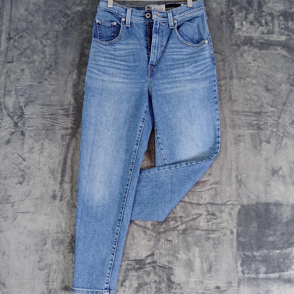 Levi's SilverTab Jeans Womens 27x26 Light Wash Blue Mom Fit High Rise Tapered